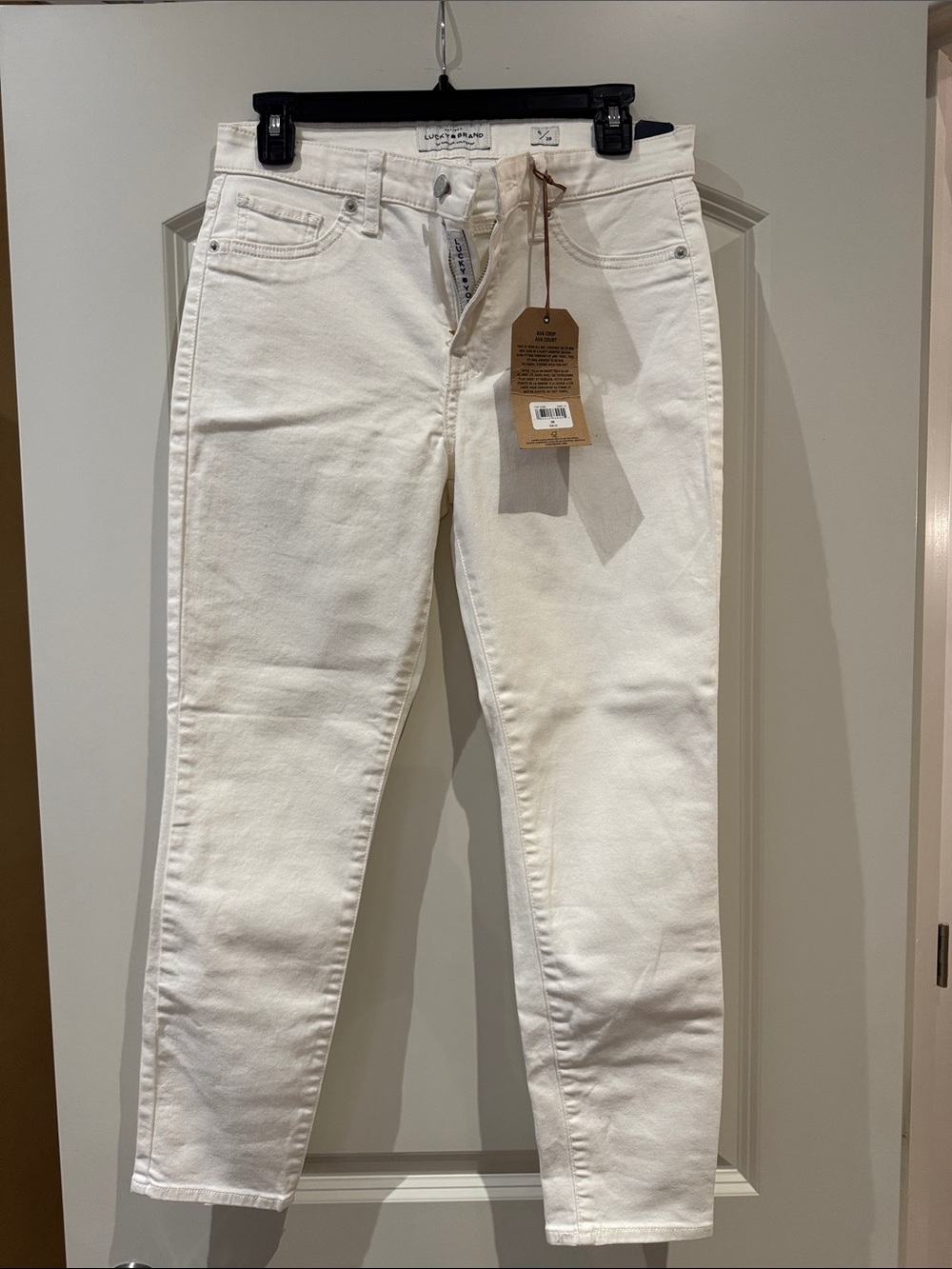 Lucky Brand Ava Crop White Jeans, size 6/28, NWT